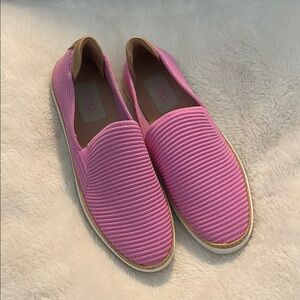 UGG Pink Flats with Ribbed Texture and Rubber Sole
